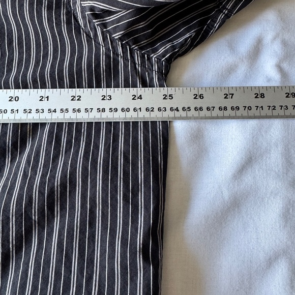 Old Navy Men's Striped Short Sleeve Casual Dress Shirt Black X-Large Preppy ON - Picture 10 of 13